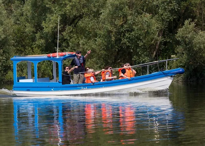 Lodge Blackwater Eco Pods *